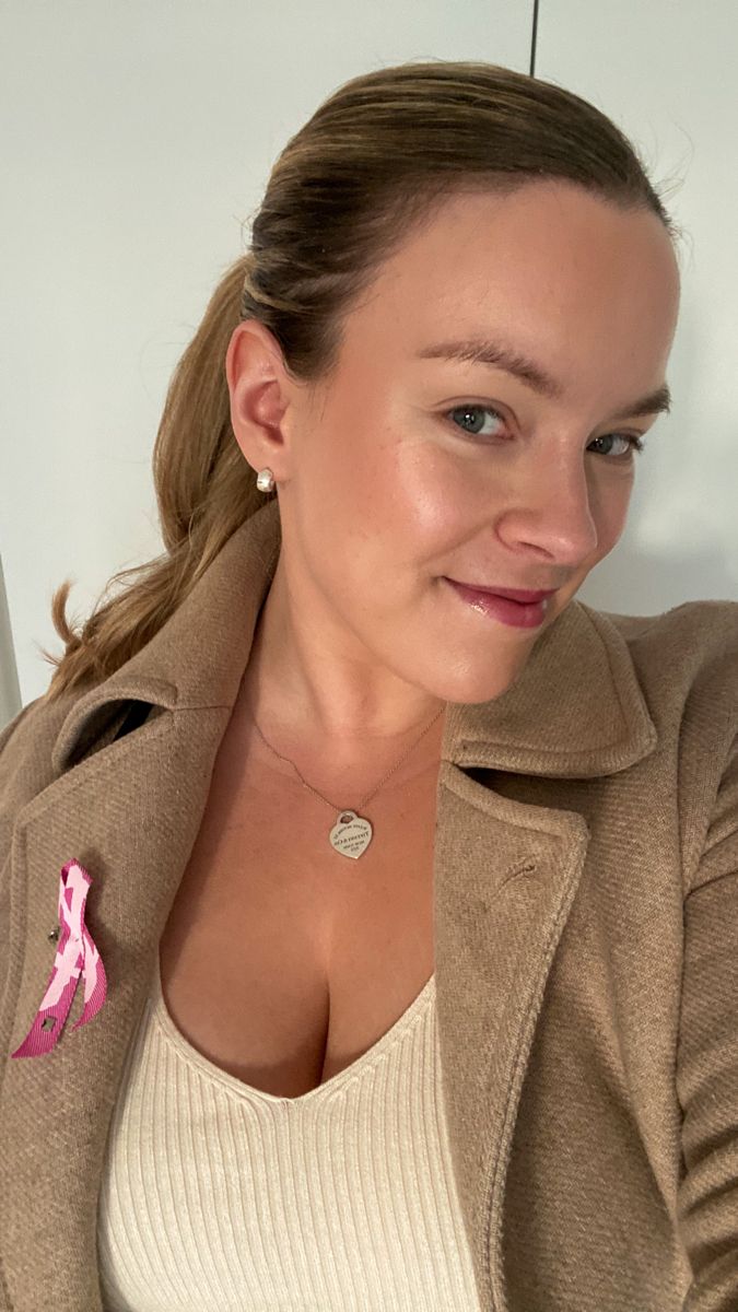 <strong>Isabella Moore</strong>, 48 – Chicago, IL (USA)