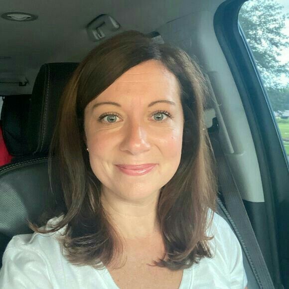 <strong>Sophie Bennett</strong>, 45 – Miami, FL (USA)